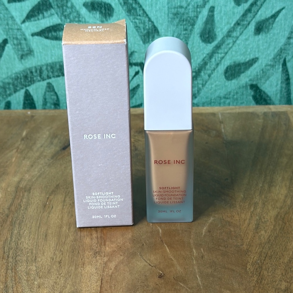 Rose Inc Softlight Skin-Smoothing Liquid Foundation NEW shade 22N